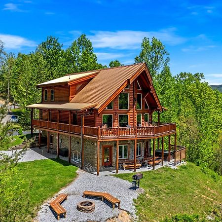 גטלינבורג Ridge View Lodge Nature And Mountain View - Hot Tub - Firepit - Yard - Games מראה חיצוני תמונה