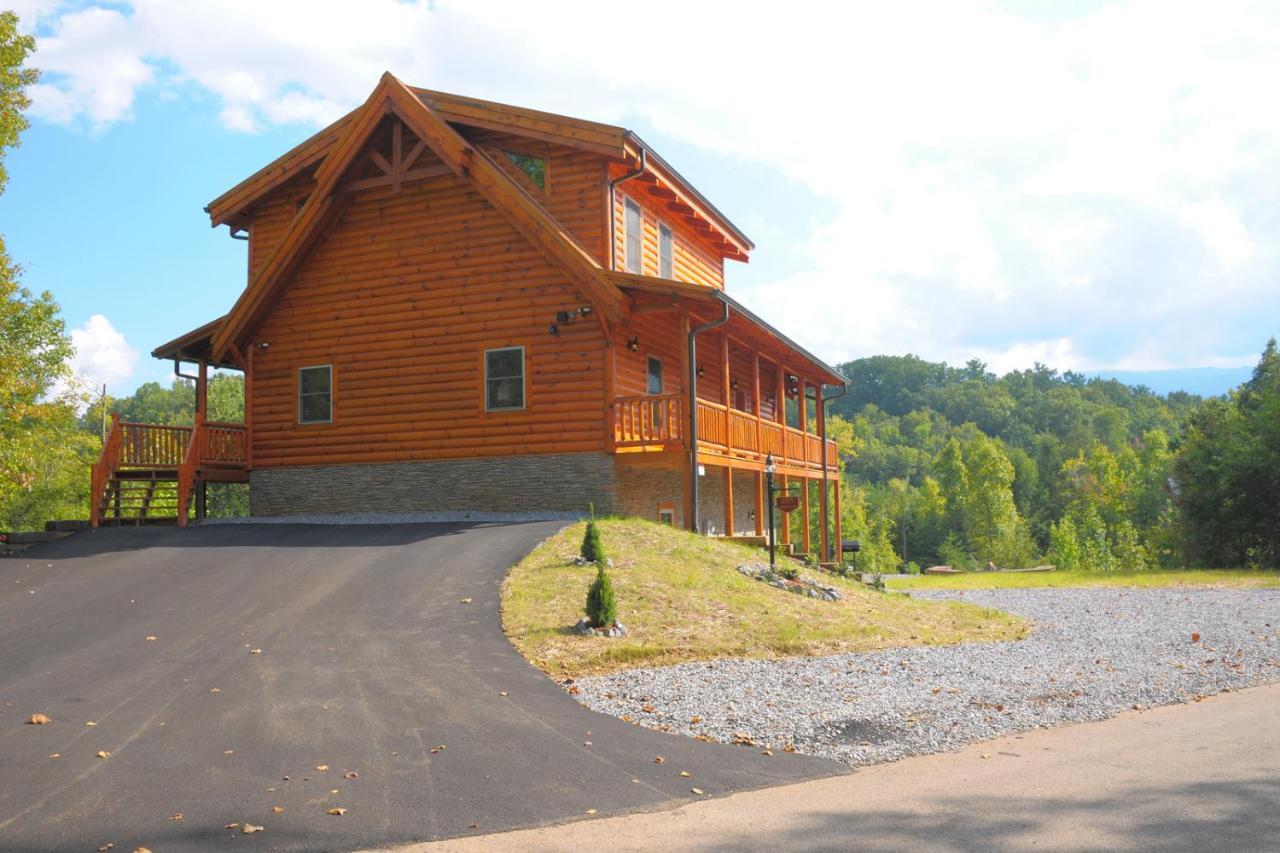 גטלינבורג Ridge View Lodge Nature And Mountain View - Hot Tub - Firepit - Yard - Games מראה חיצוני תמונה