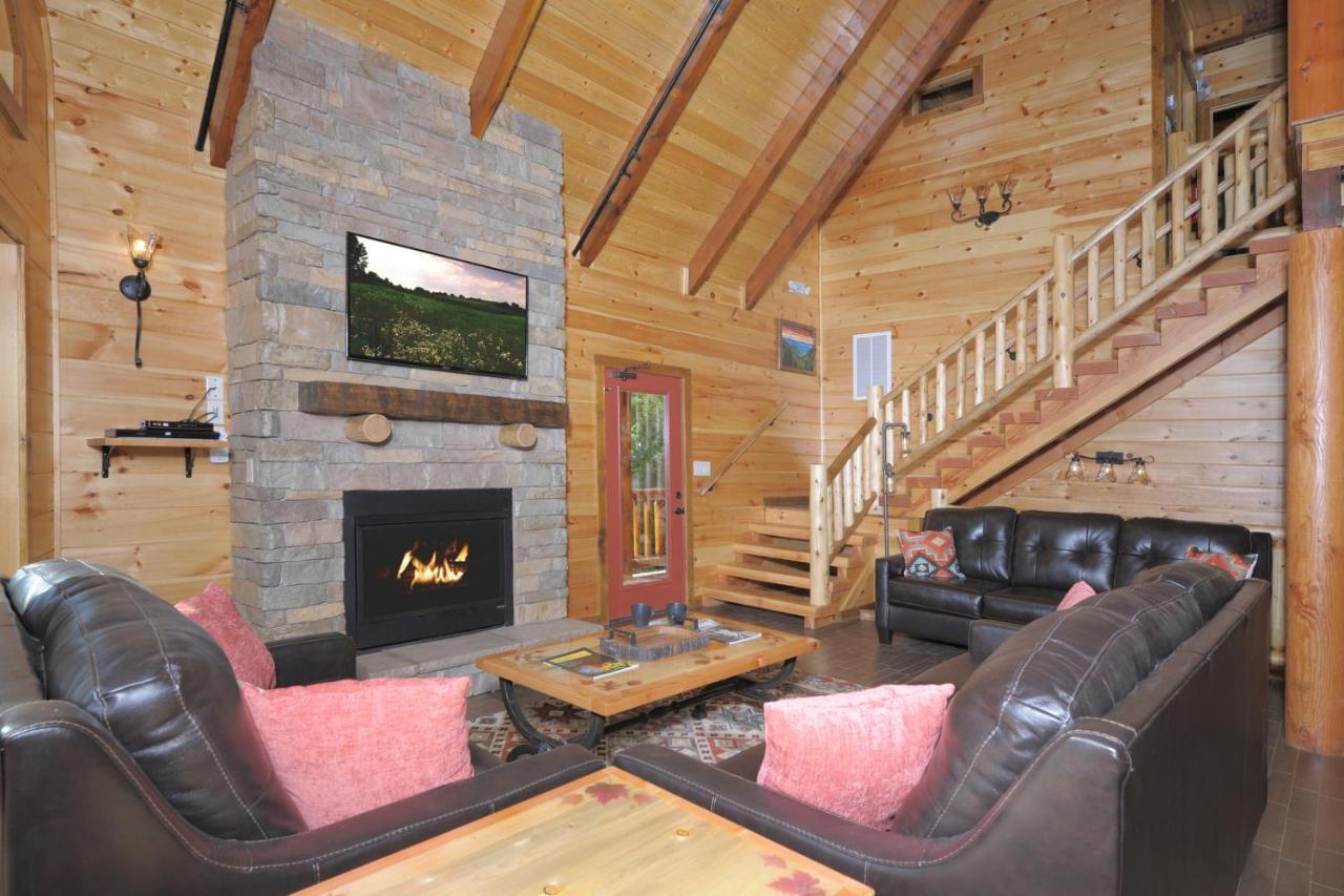 גטלינבורג Ridge View Lodge Nature And Mountain View - Hot Tub - Firepit - Yard - Games מראה חיצוני תמונה