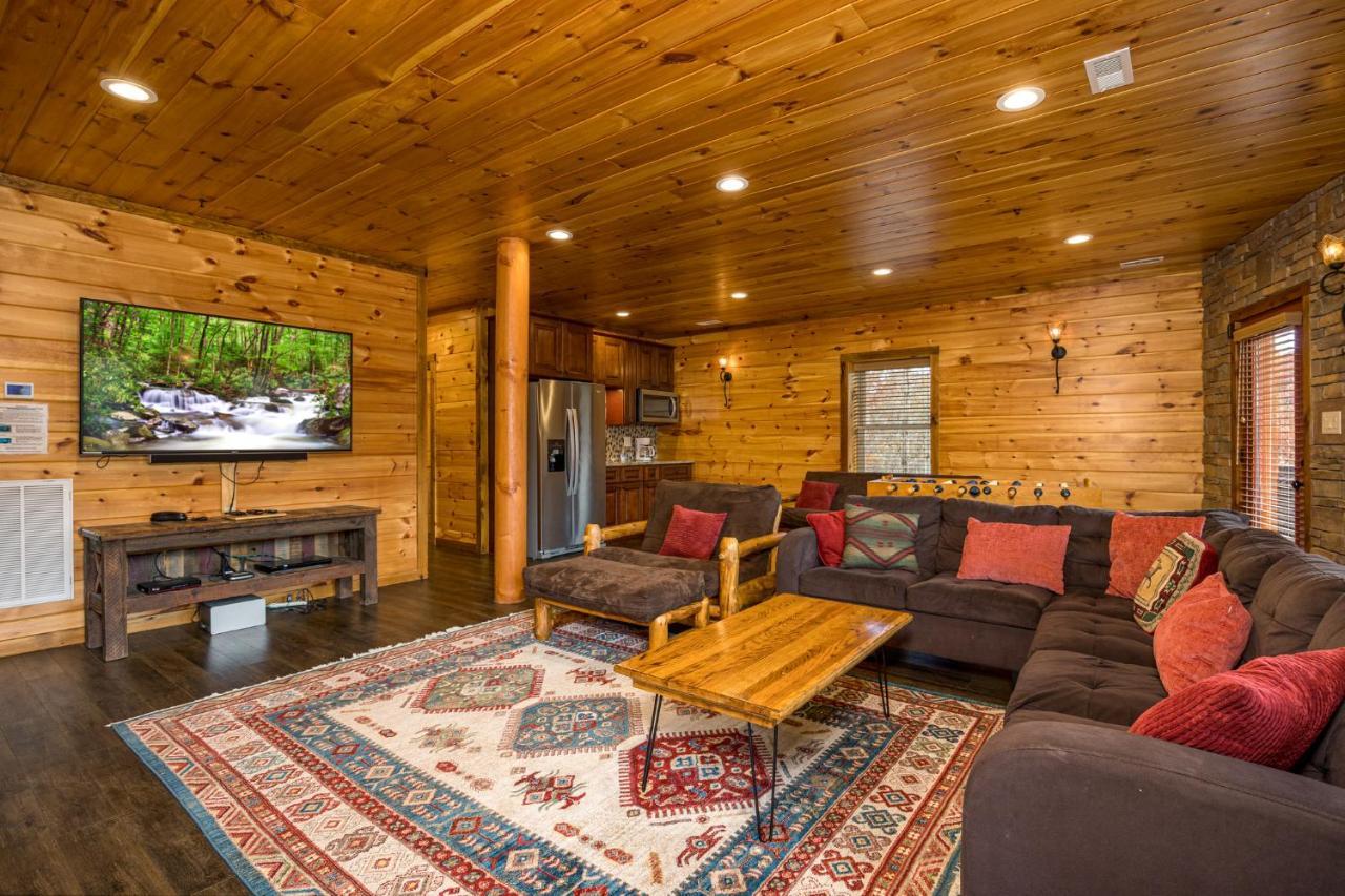 גטלינבורג Ridge View Lodge Nature And Mountain View - Hot Tub - Firepit - Yard - Games מראה חיצוני תמונה