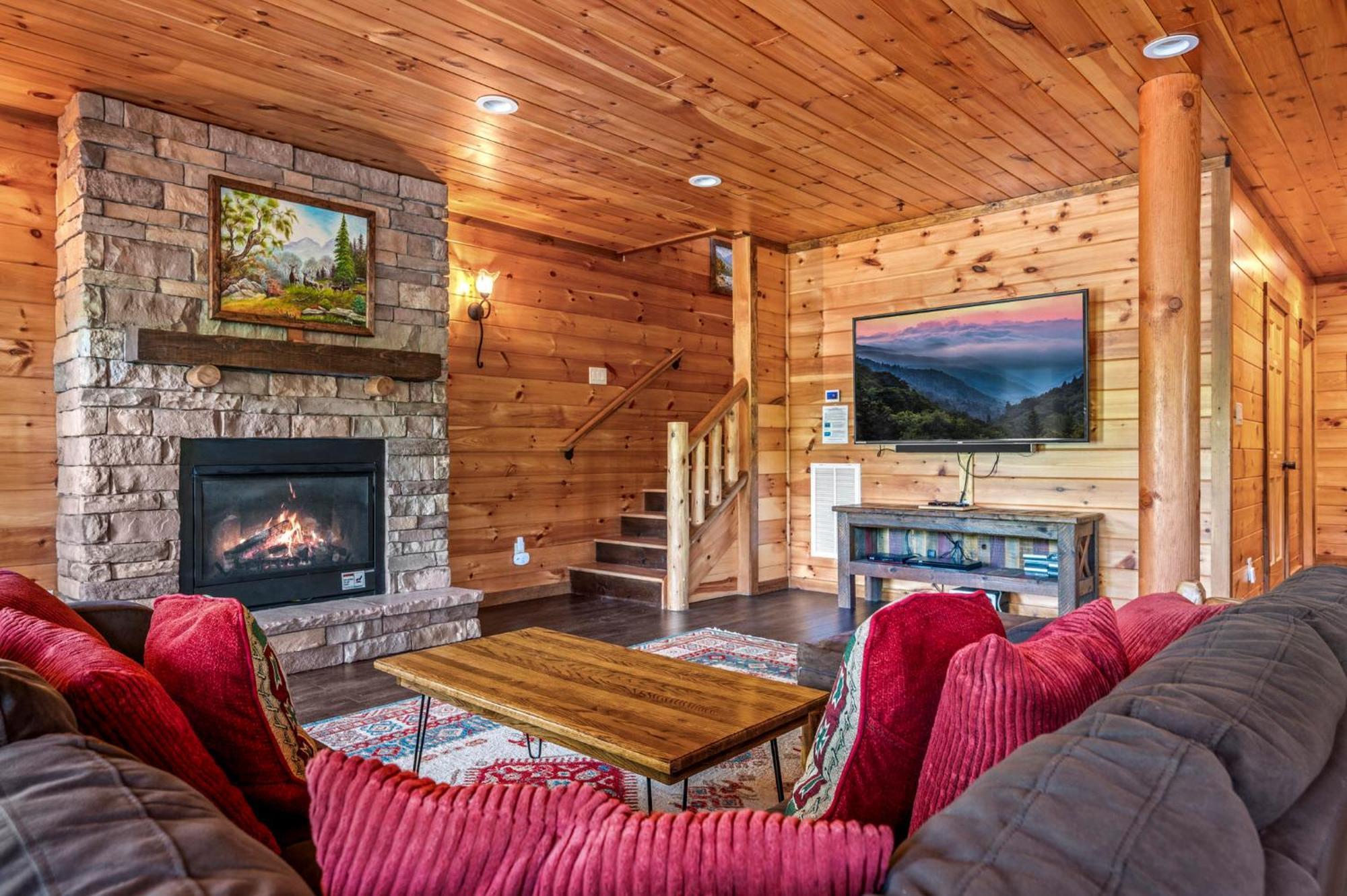 גטלינבורג Ridge View Lodge Nature And Mountain View - Hot Tub - Firepit - Yard - Games מראה חיצוני תמונה