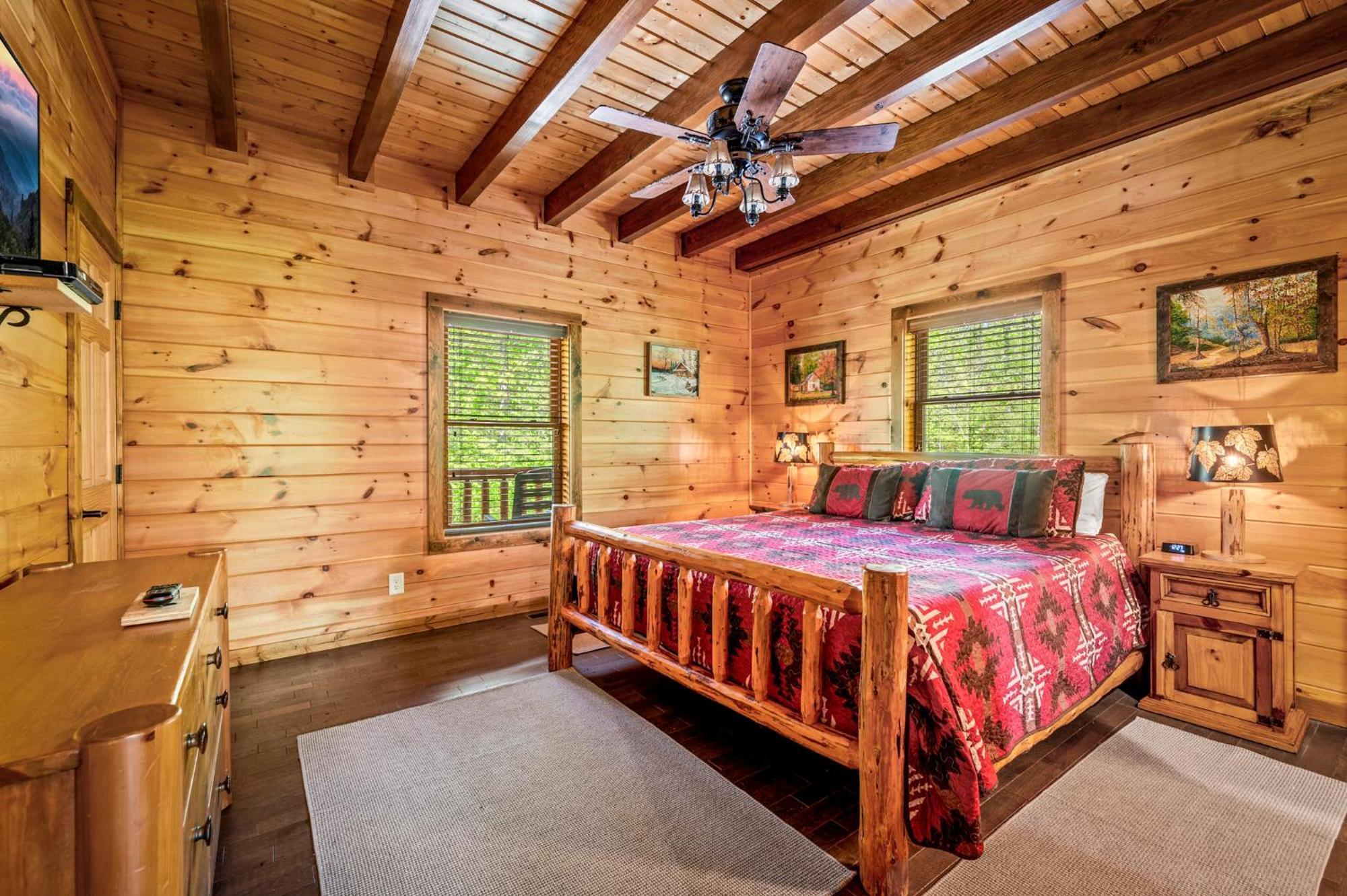 גטלינבורג Ridge View Lodge Nature And Mountain View - Hot Tub - Firepit - Yard - Games מראה חיצוני תמונה