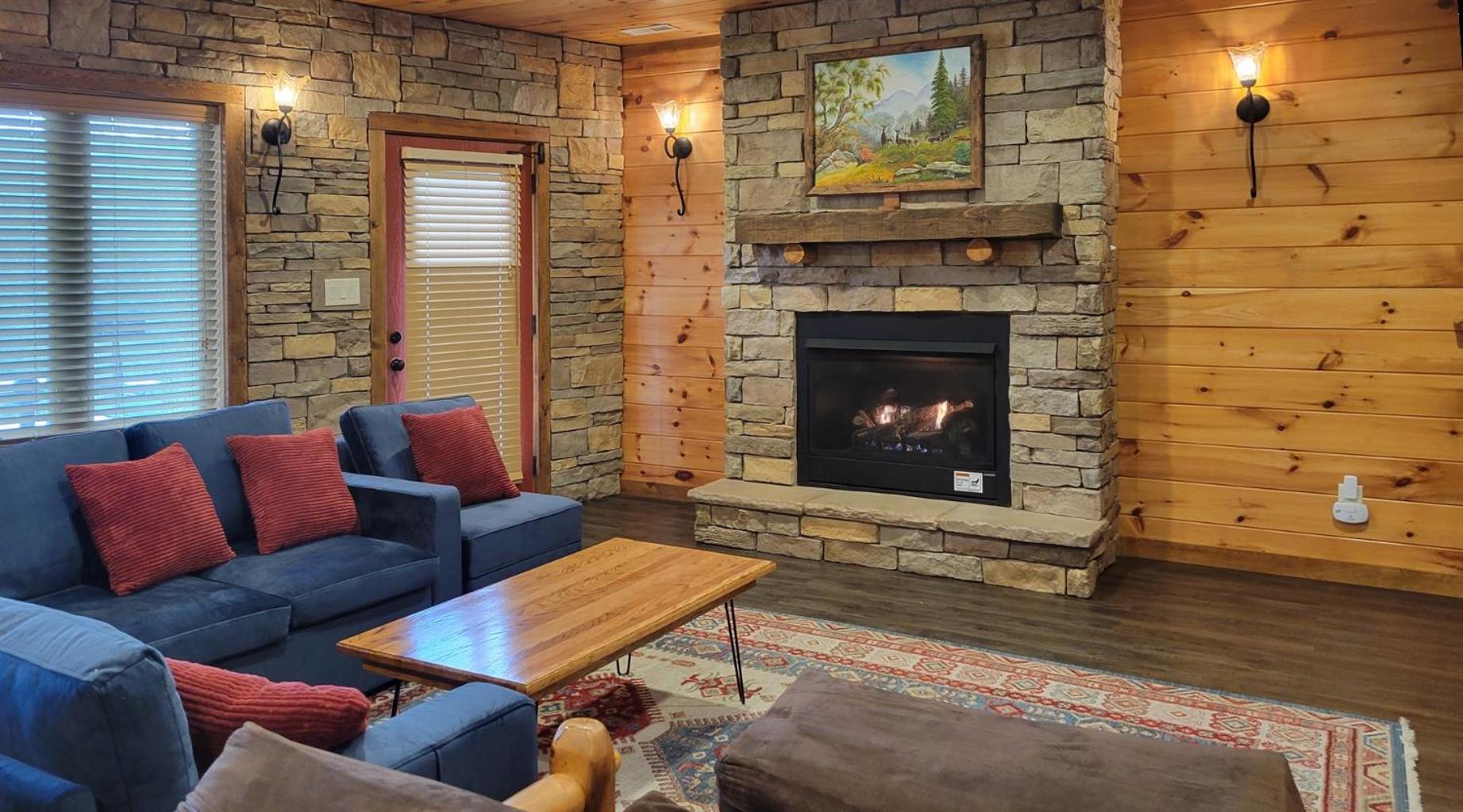 גטלינבורג Ridge View Lodge Nature And Mountain View - Hot Tub - Firepit - Yard - Games מראה חיצוני תמונה
