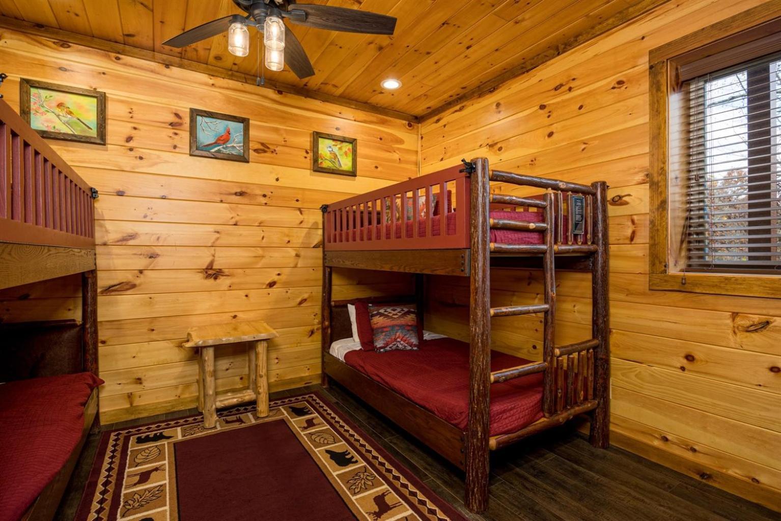 גטלינבורג Ridge View Lodge Nature And Mountain View - Hot Tub - Firepit - Yard - Games מראה חיצוני תמונה