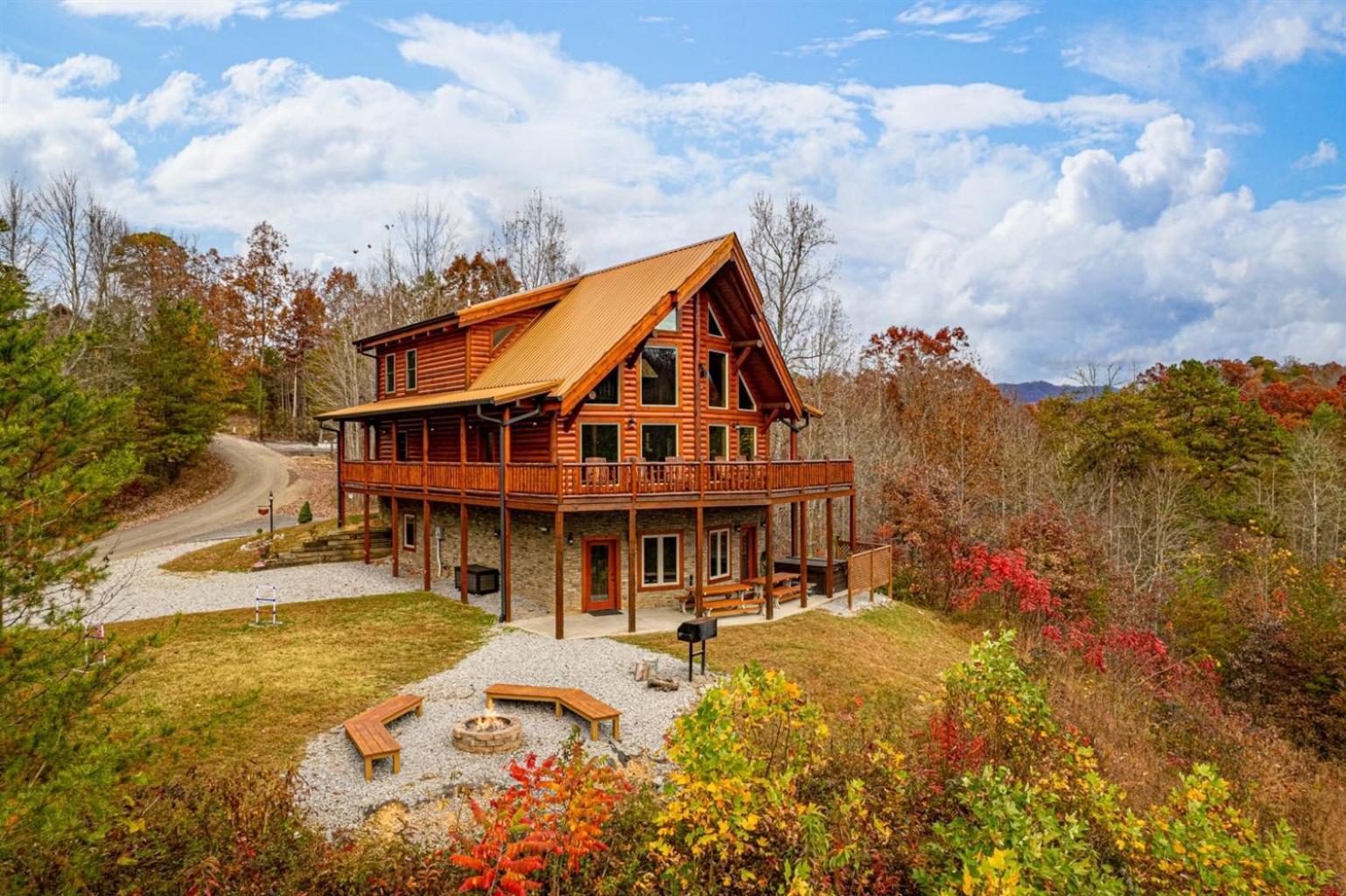 גטלינבורג Ridge View Lodge Nature And Mountain View - Hot Tub - Firepit - Yard - Games מראה חיצוני תמונה