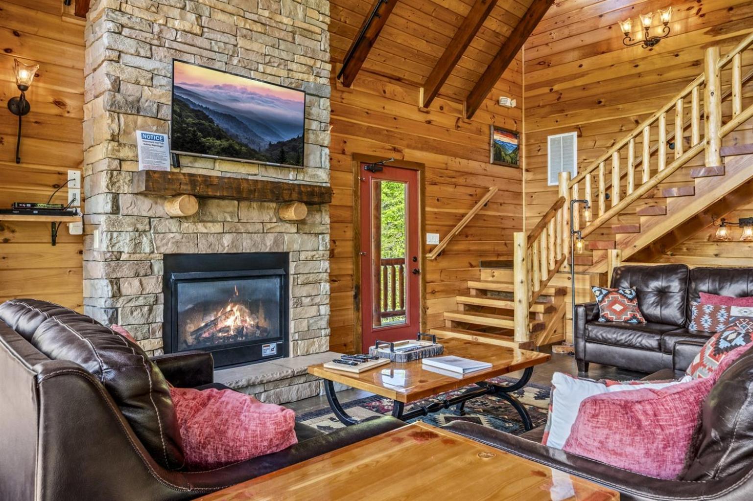 גטלינבורג Ridge View Lodge Nature And Mountain View - Hot Tub - Firepit - Yard - Games מראה חיצוני תמונה