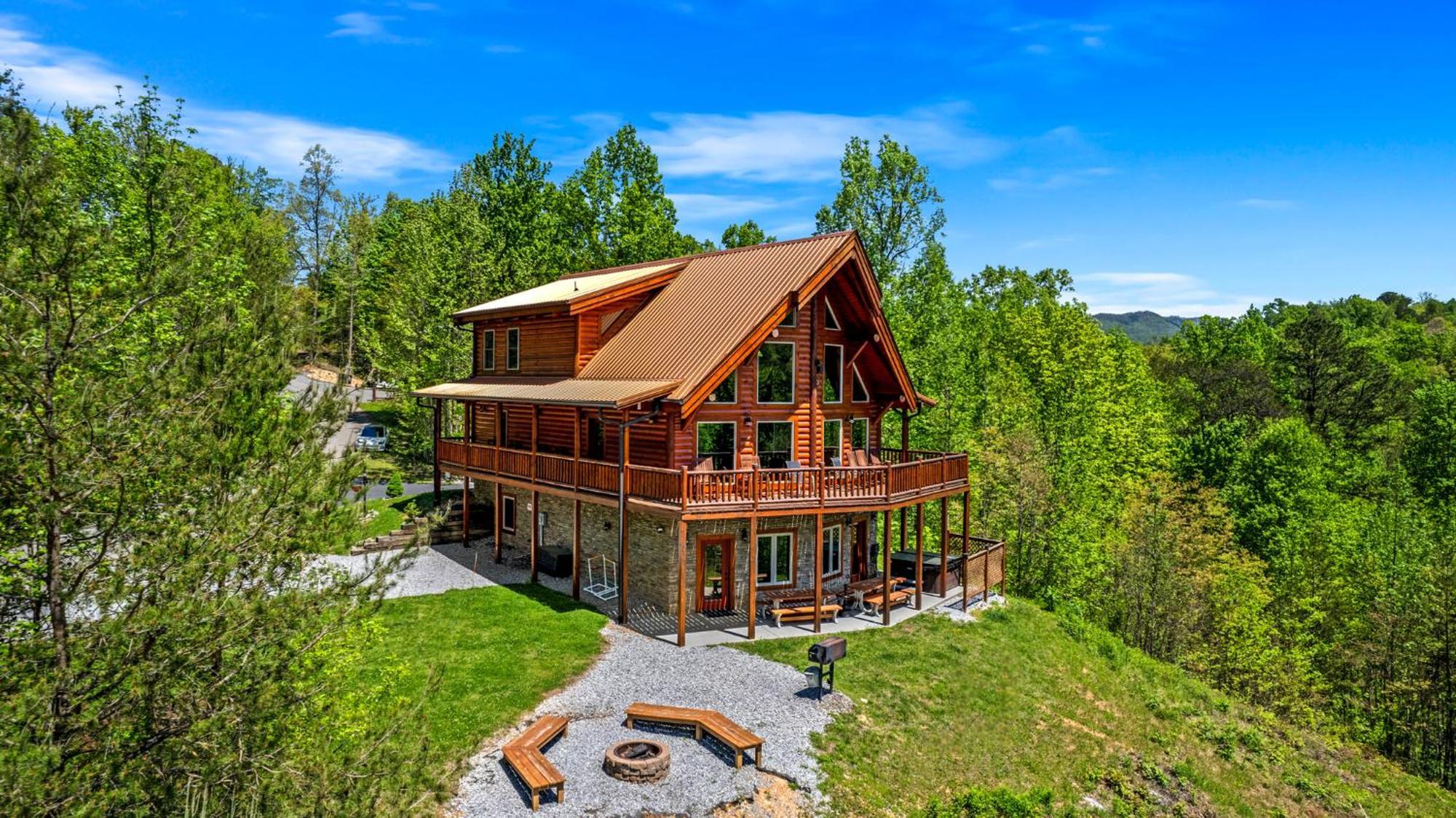 גטלינבורג Ridge View Lodge Nature And Mountain View - Hot Tub - Firepit - Yard - Games מראה חיצוני תמונה